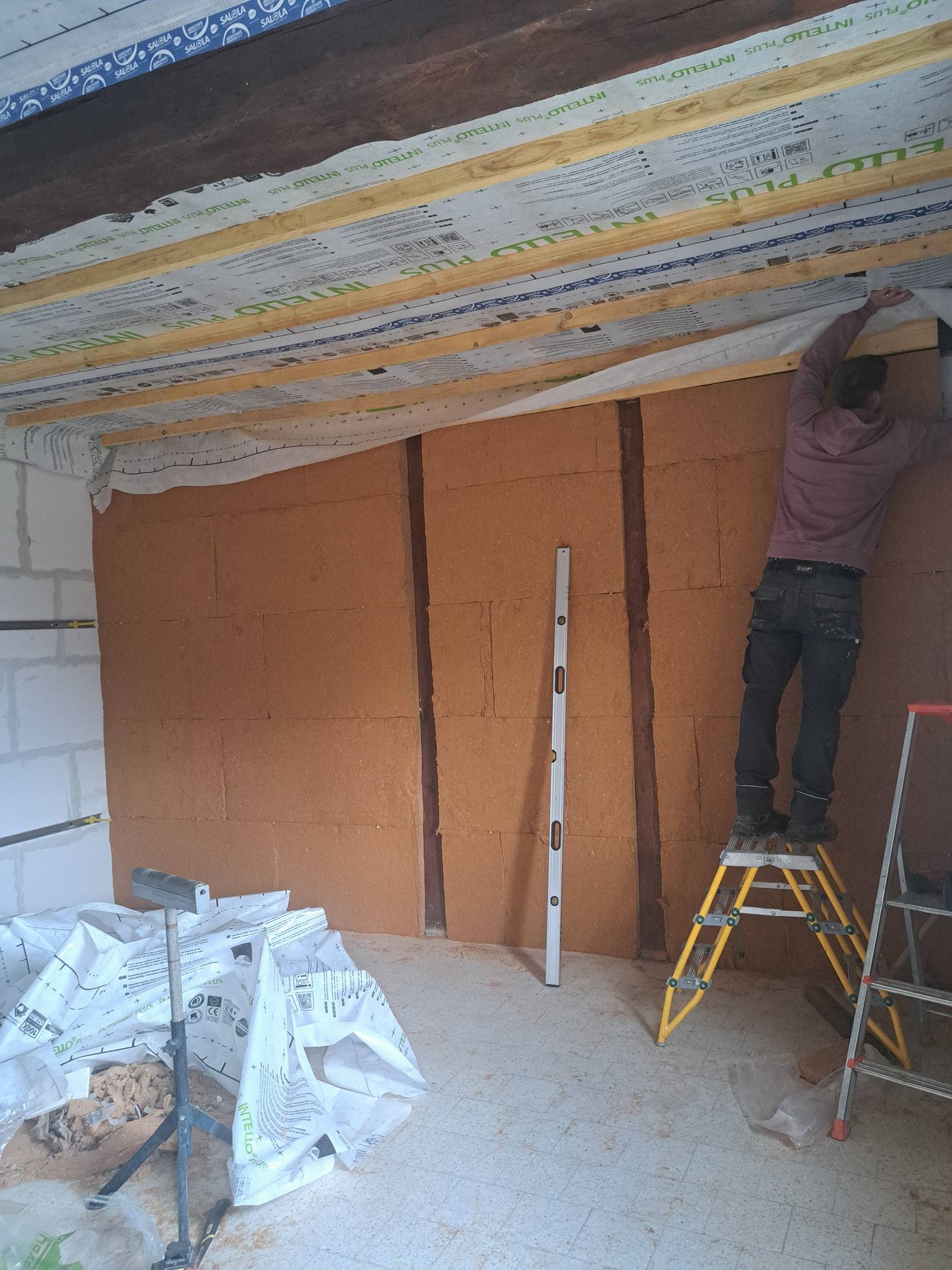 Doublage collé et isolant biosourcé avec membrane Intello Plus — ITI Dagicour