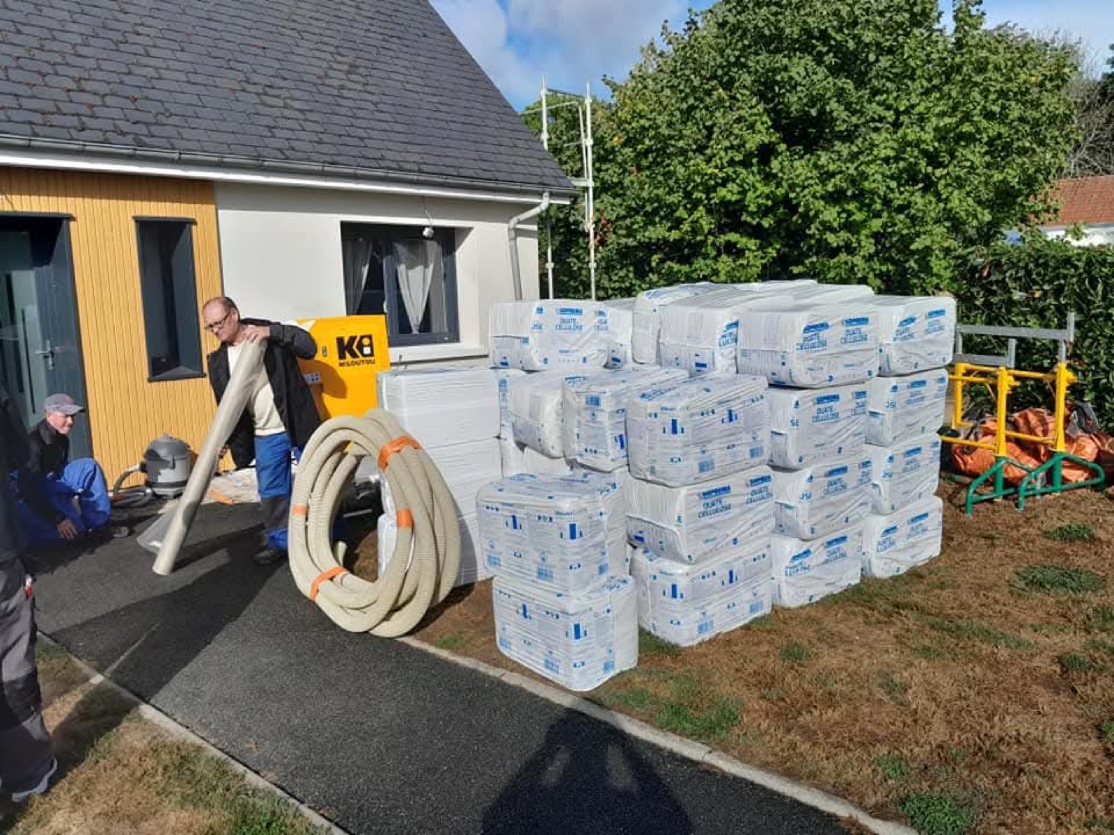 Livraison de ouate de cellulose pour soufflage de combles perdus — Dagicour Seine-Maritime